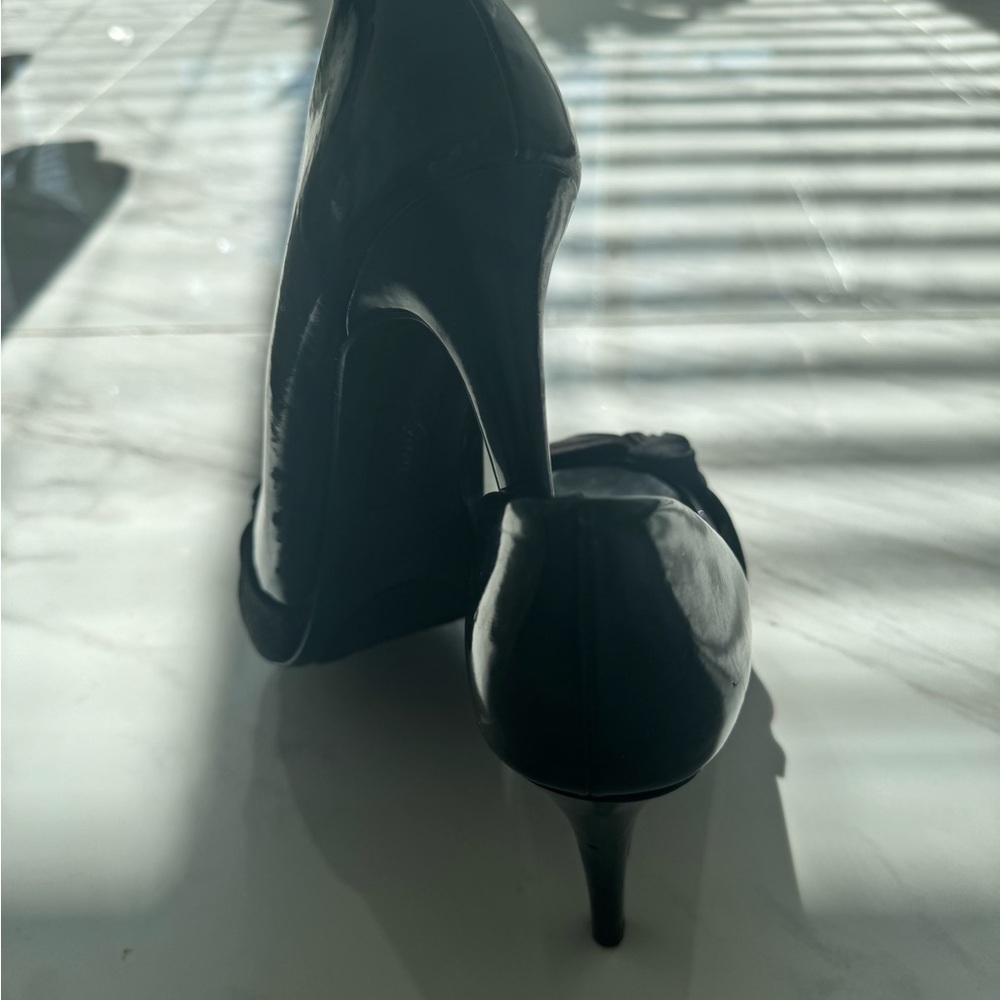 Heels - Picture 4 of 4